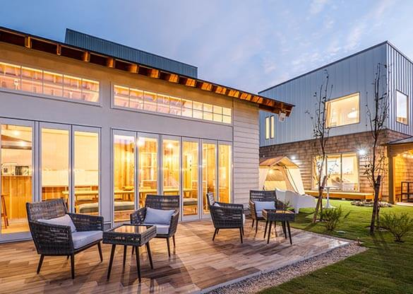 写真：フロント・管理棟